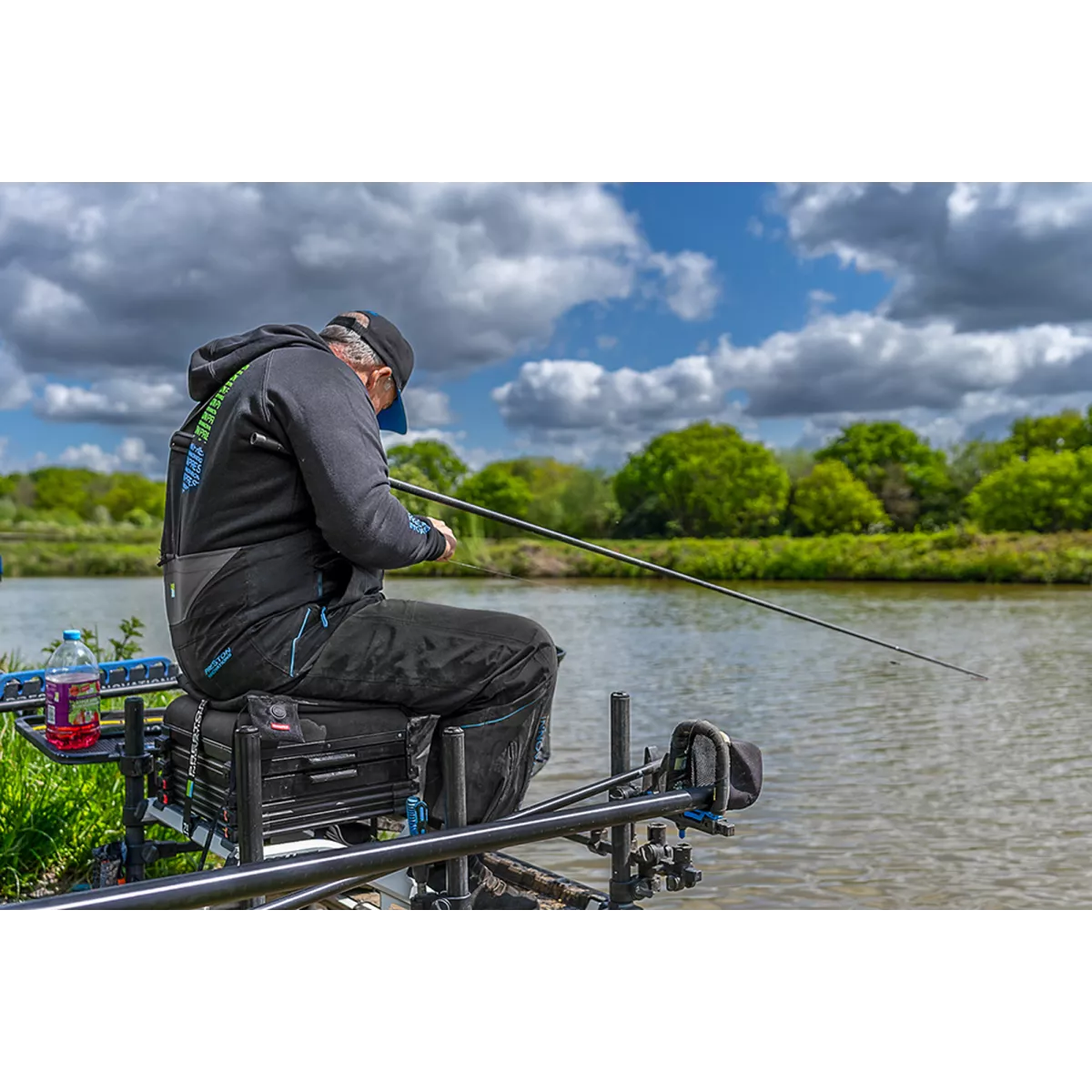 Podgrzewana poduszka na siedzisko Preston ThermaTECH Heated Seat Cushion