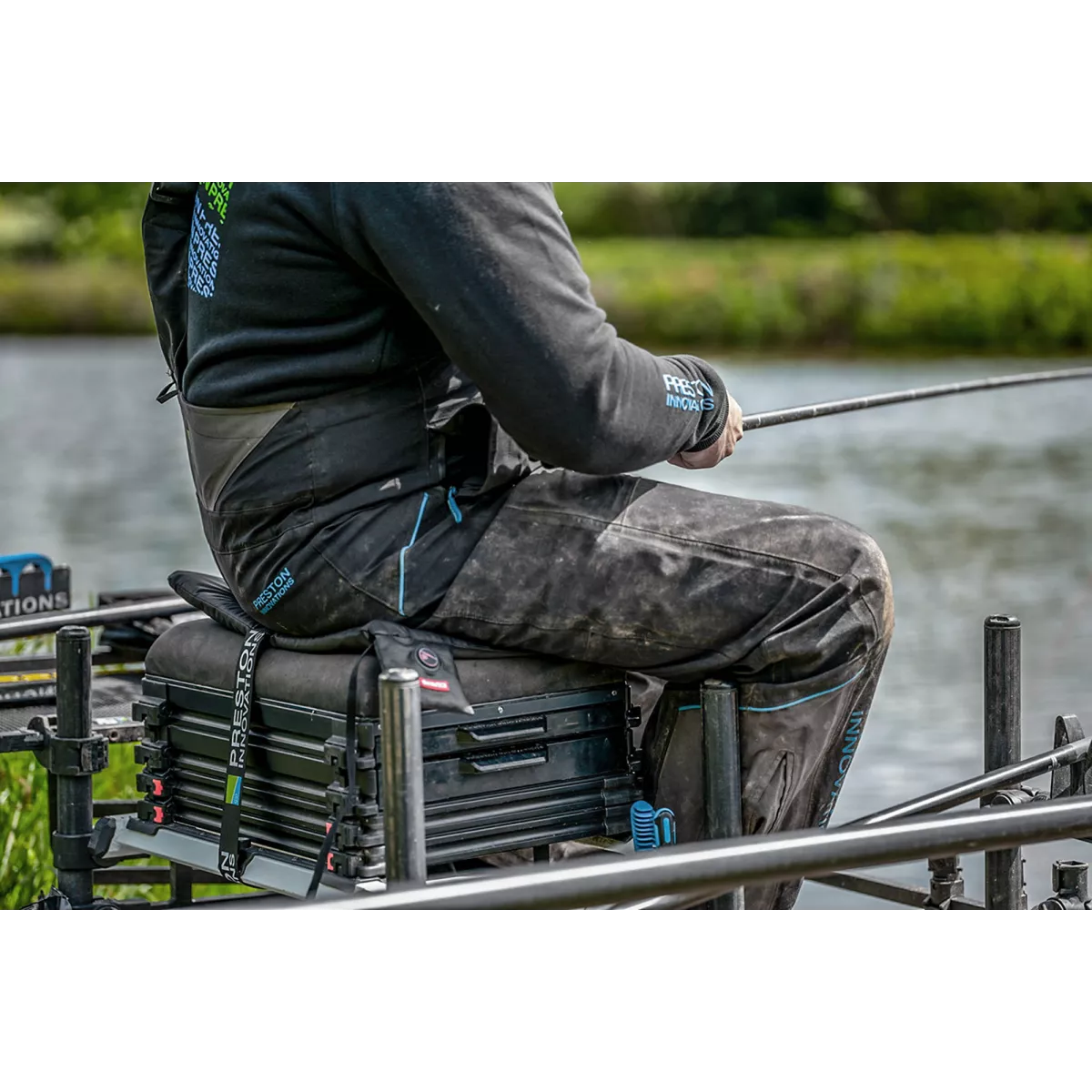 Podgrzewana poduszka na siedzisko Preston ThermaTECH Heated Seat Cushion