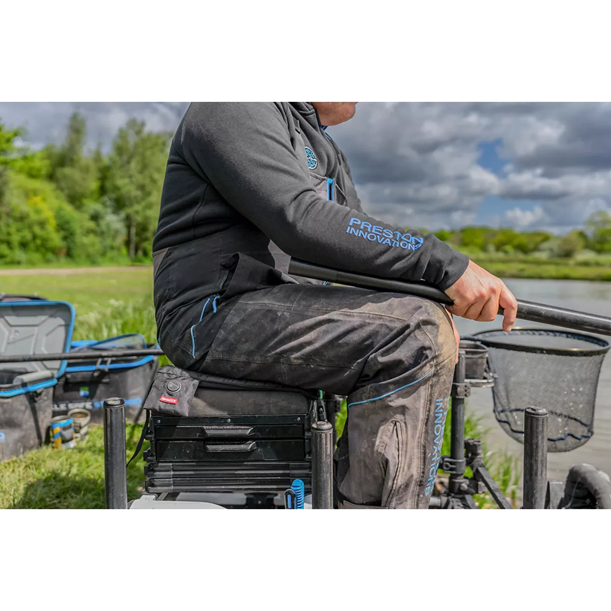 Podgrzewana poduszka na siedzisko Preston ThermaTECH Heated Seat Cushion