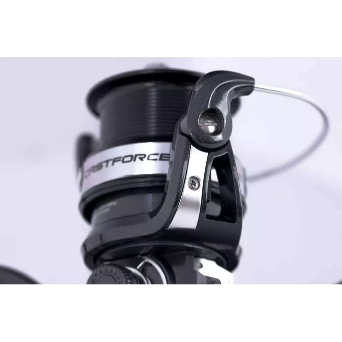 033-87-600 Kołowrotek Trabucco Castforce Feeder SR 5500