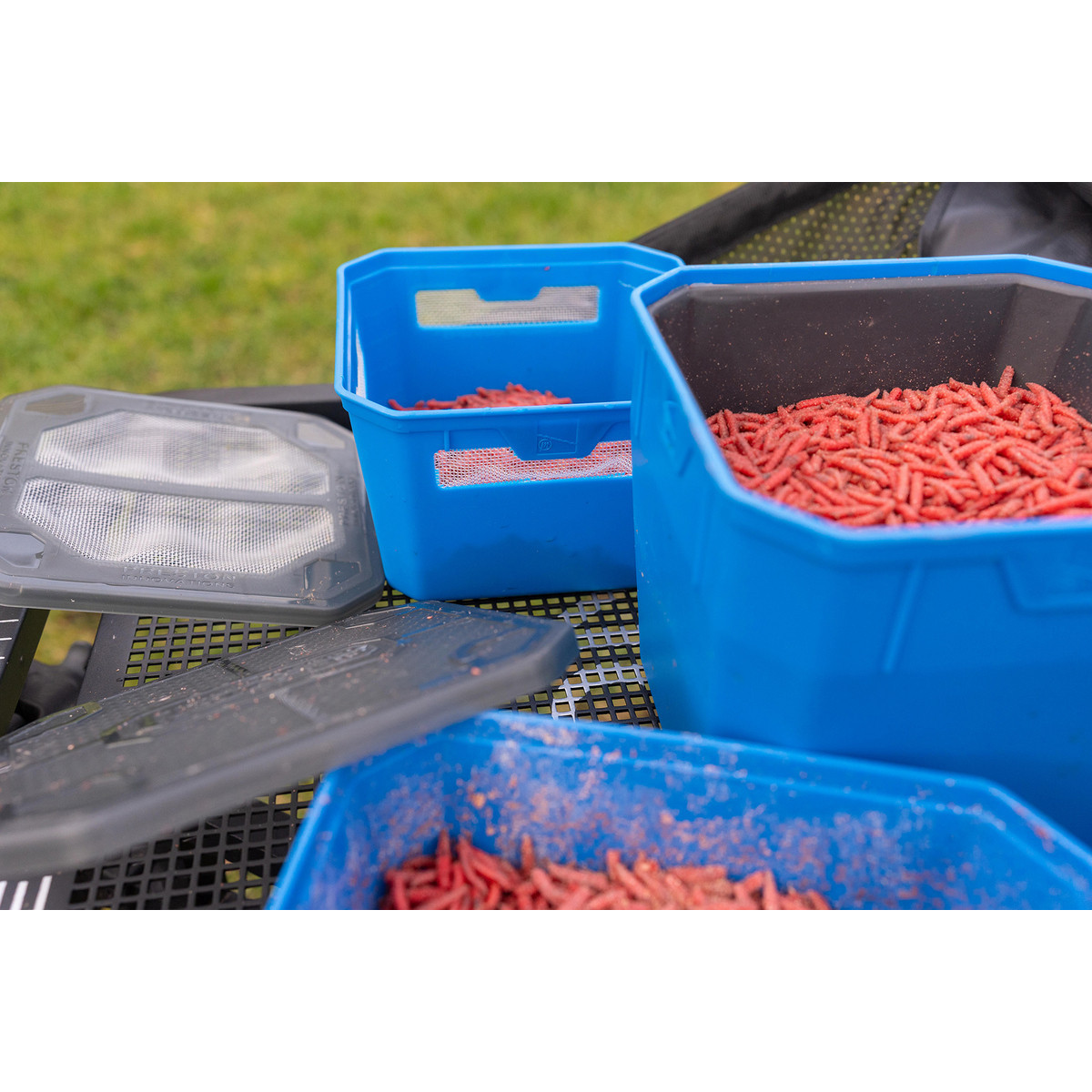 P0260015 Pudełko Preston Bait Tub - 4 Pint / 2.3L