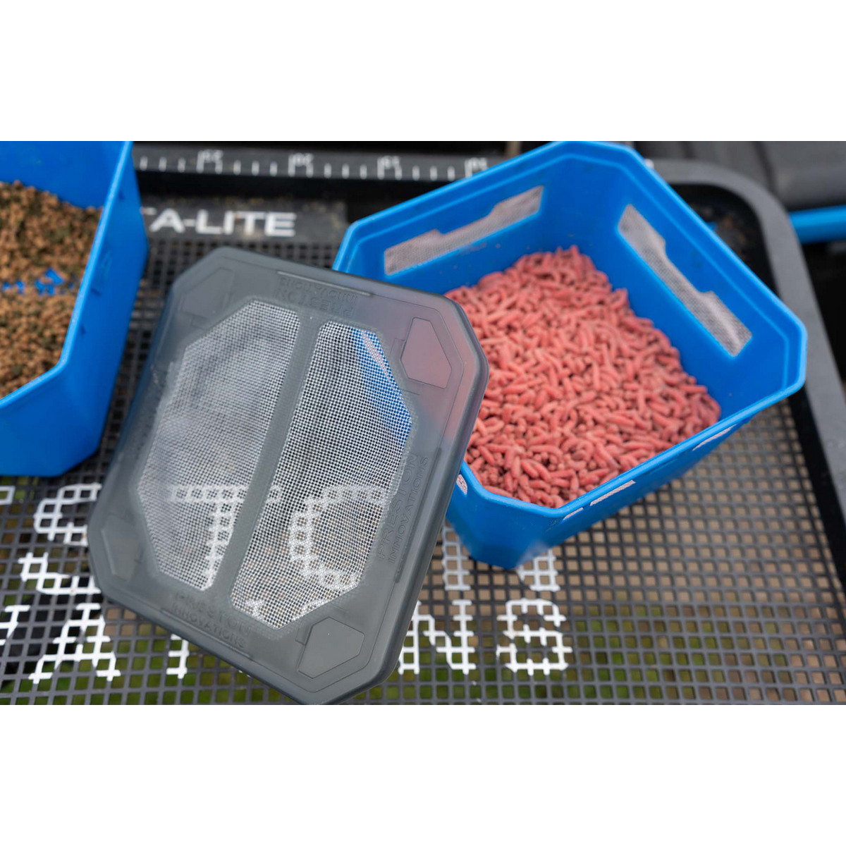 P0260017 Pudełko Preston Venta Window Tub - 3 Pint / 1.8L