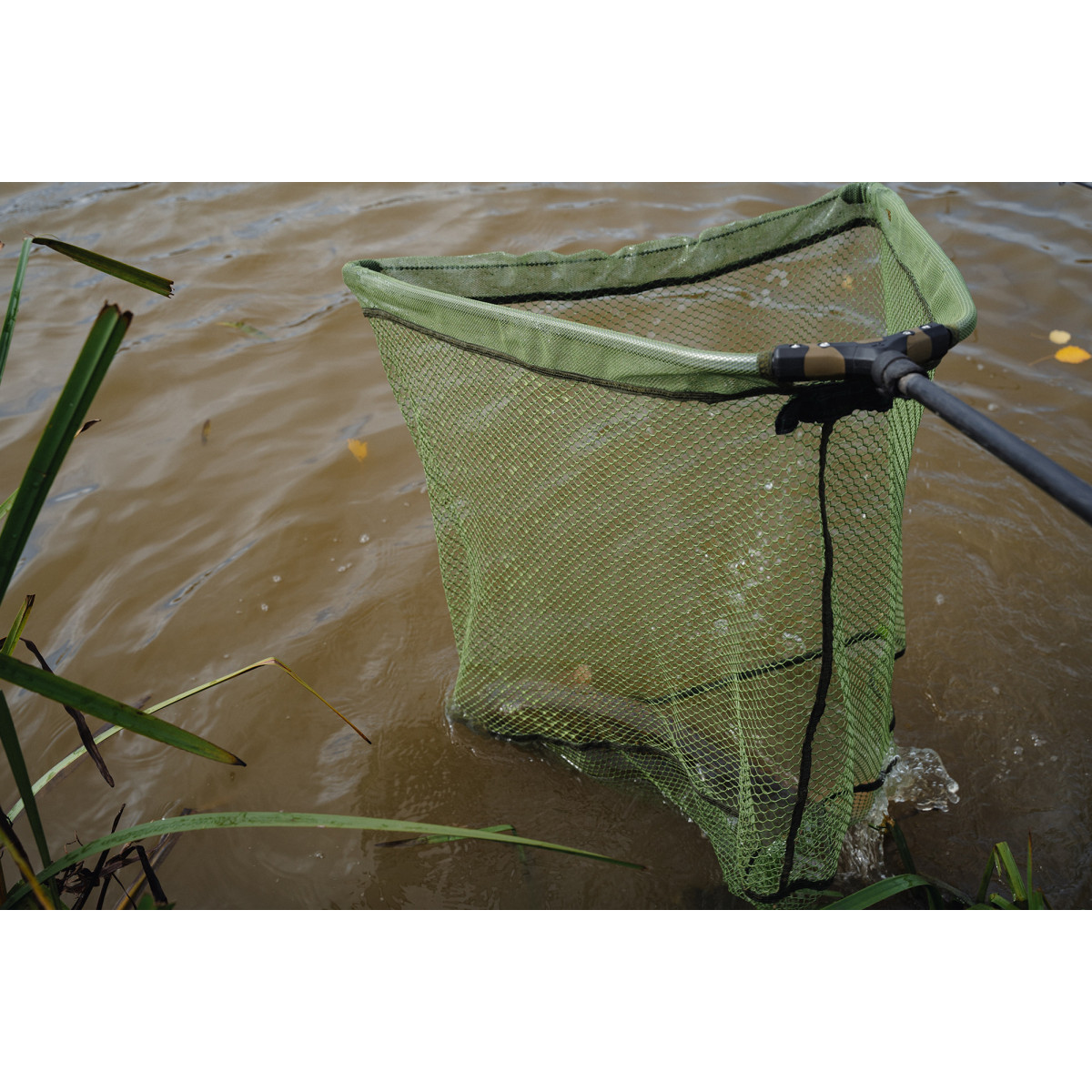Kosz podbieraka Korum Power Folding Triangle Latex