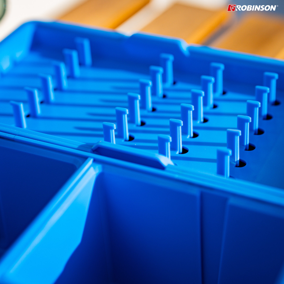 67-A0-PP7 Organizer VDE-Robinson Feeder Box Pro