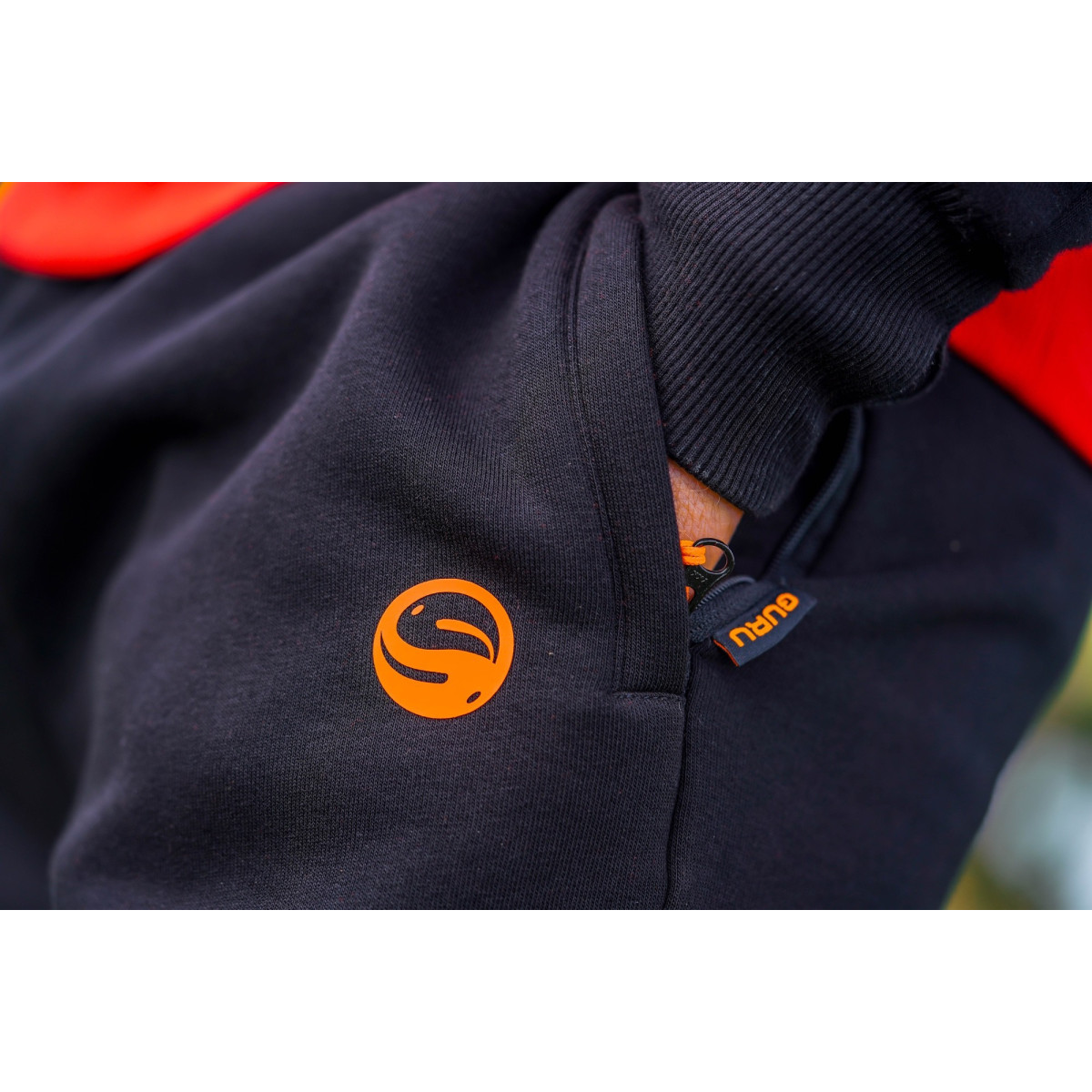 Spodnie Guru Black Joggers