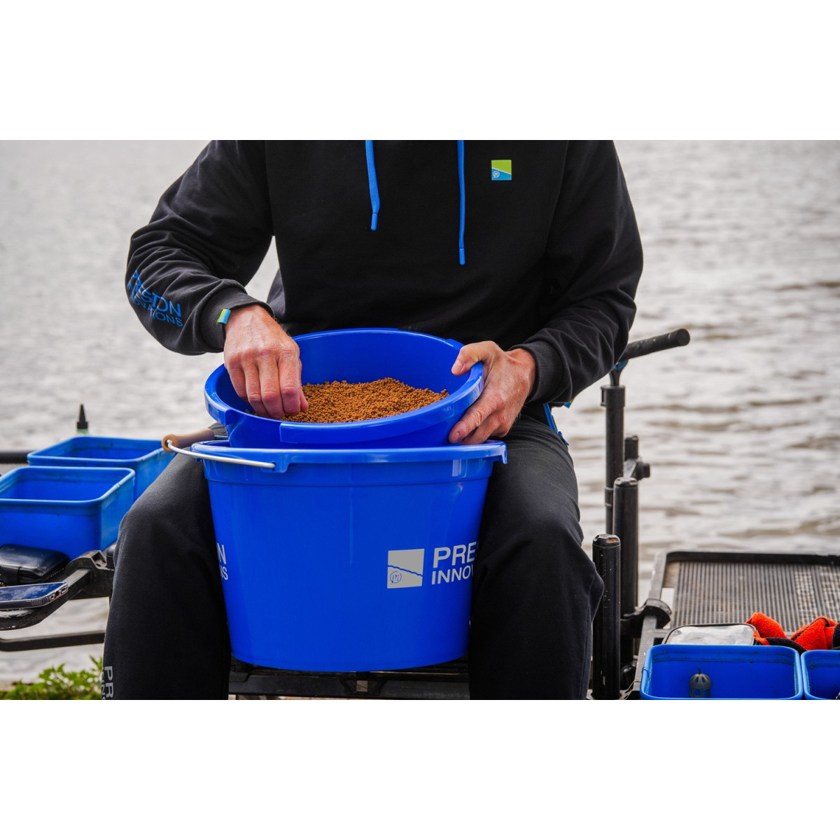 P0220188 Wiadro z miską Preston Bucket Set - 18L
