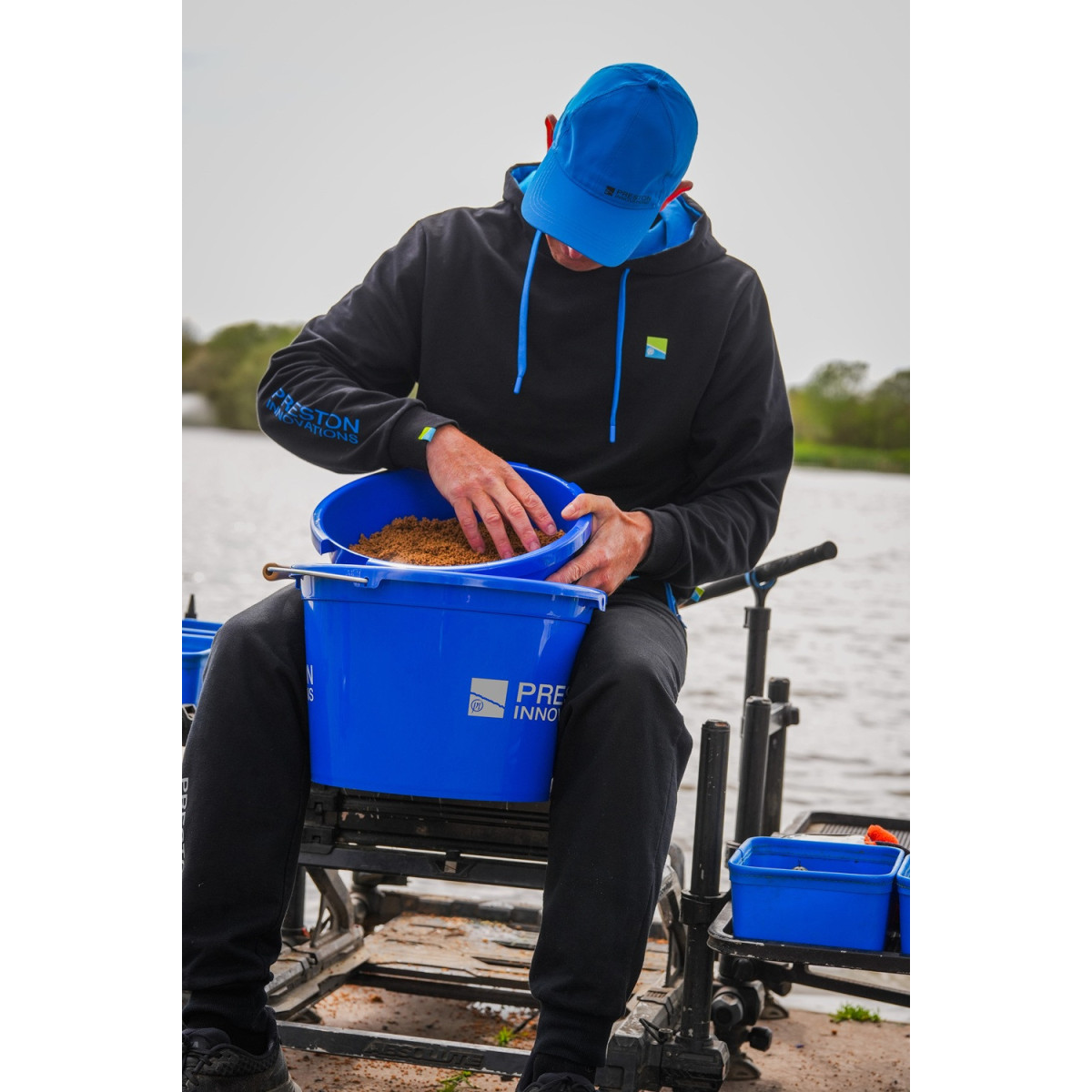P0220188 Wiadro z miską Preston Bucket Set - 18L