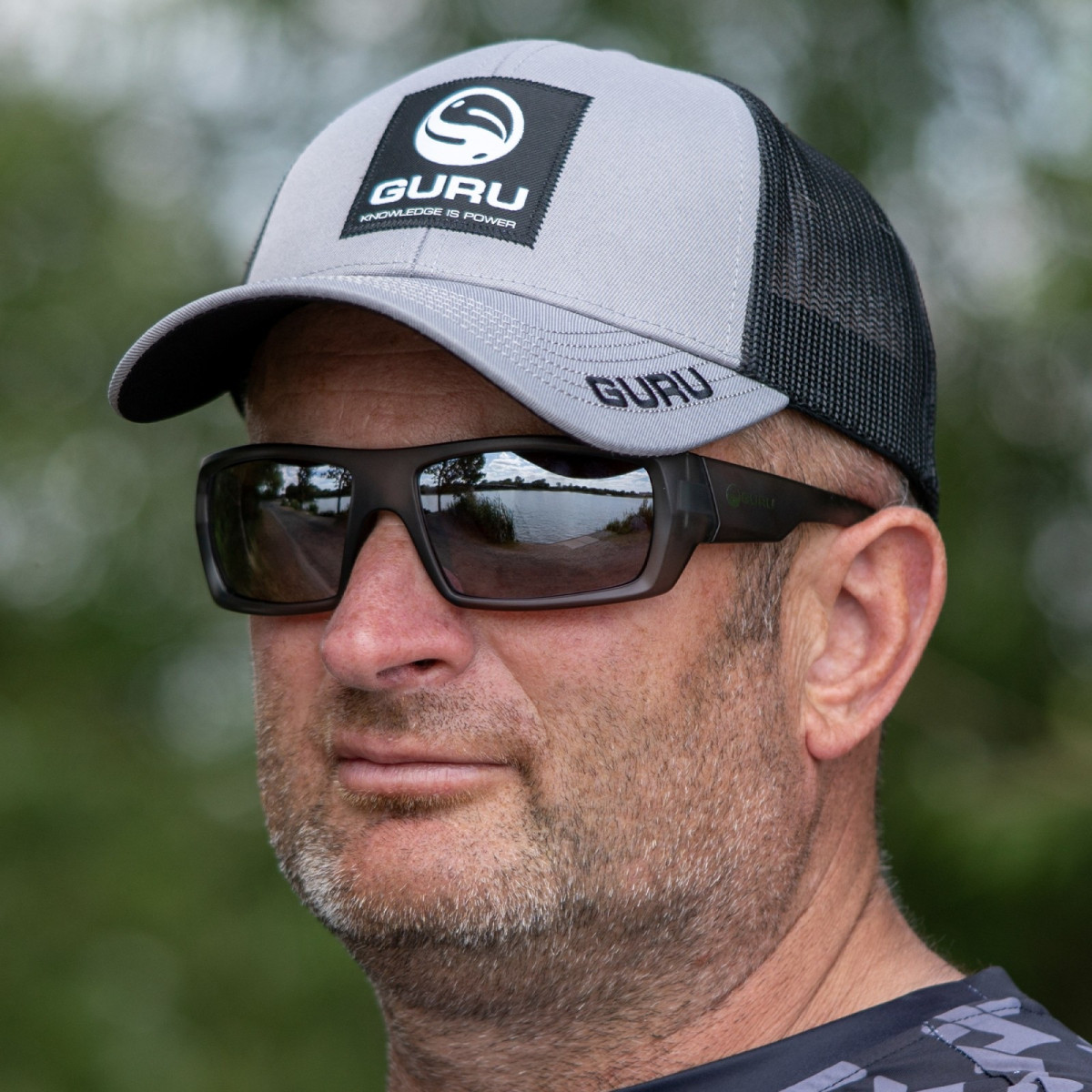 GBC17 Czapka z daszkiem Guru Grey Patch Trucker Cap