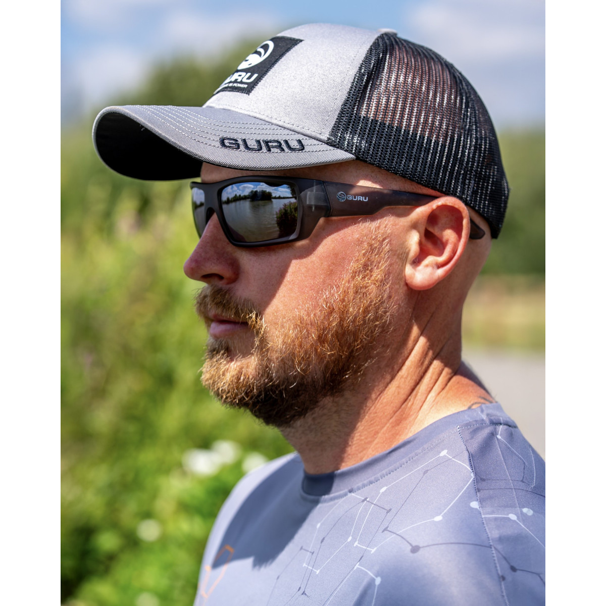 GBC17 Czapka z daszkiem Guru Grey Patch Trucker Cap