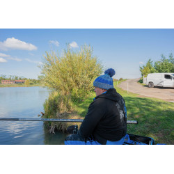 P0200675 Czapka Preston Colour Block Bobble Hat