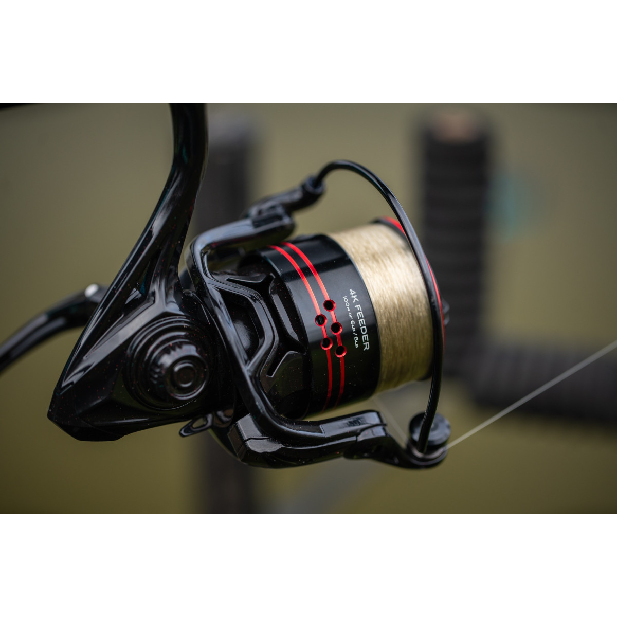 TRAC02 Kołowrotek Drennan Red Range 4000 Feeder