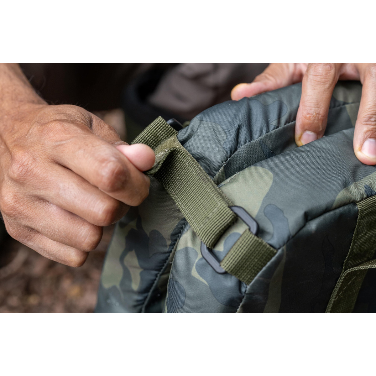 K0290143 Mata karpiowa Korum Camo Fishcare Set