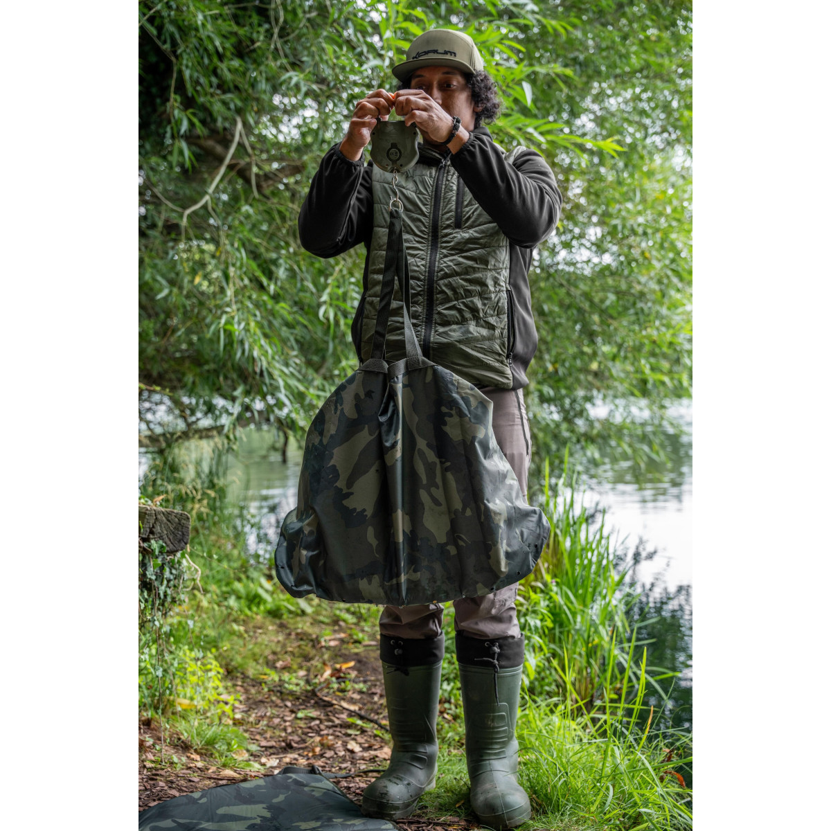 K0290143 Mata karpiowa Korum Camo Fishcare Set