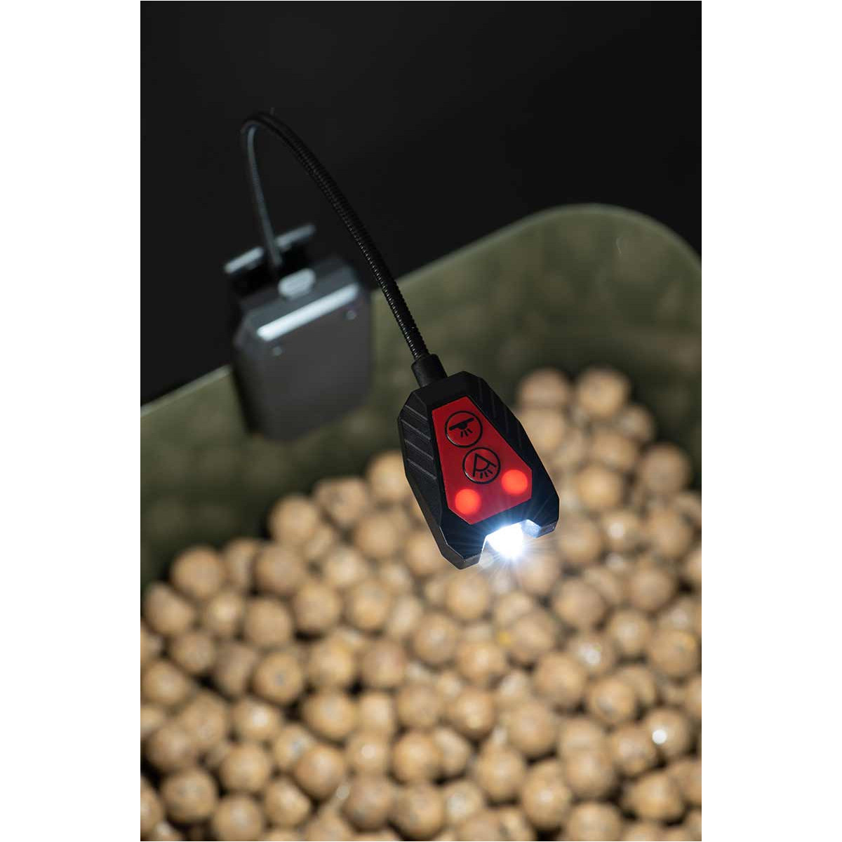 DEI001 Latarka Spomb Bucket Light