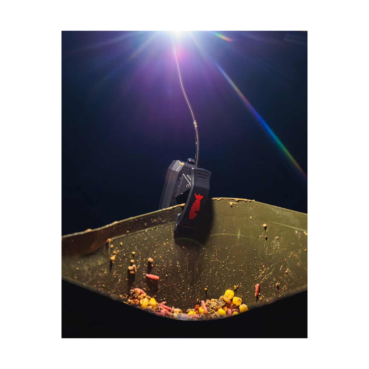 DEI001 Latarka Spomb Bucket Light