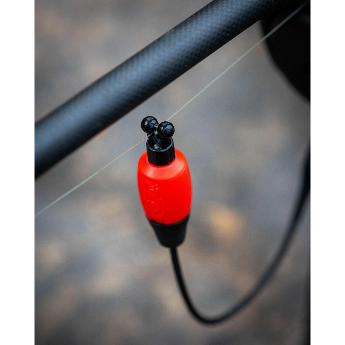 CBI147 Hanger Fox Black Label Dinky Halo Bobbin - Red