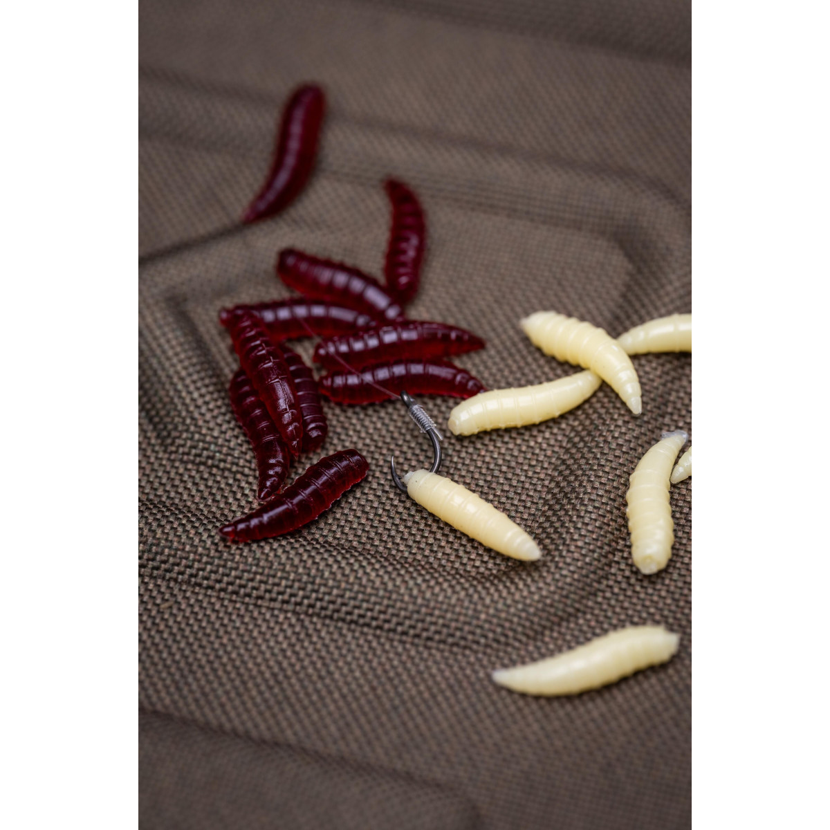 Sztuczne robaki Korum Floating Grubs Imitation Maggots