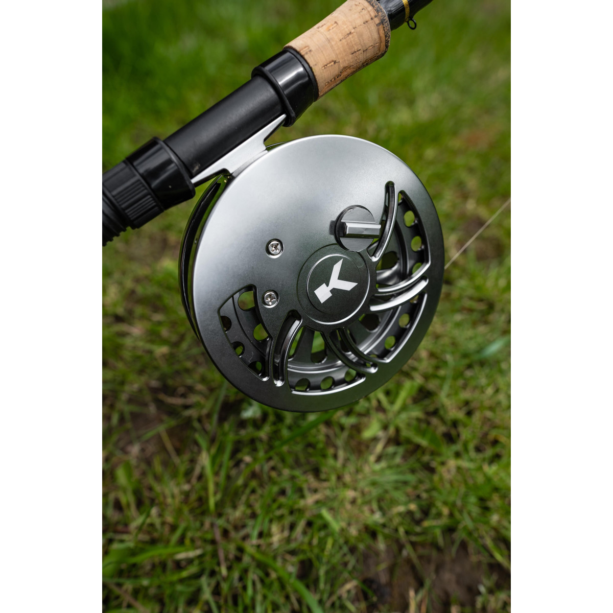 K0340050 Kołowrotek Korum Glide JPX Centrepin 4.5" NMB