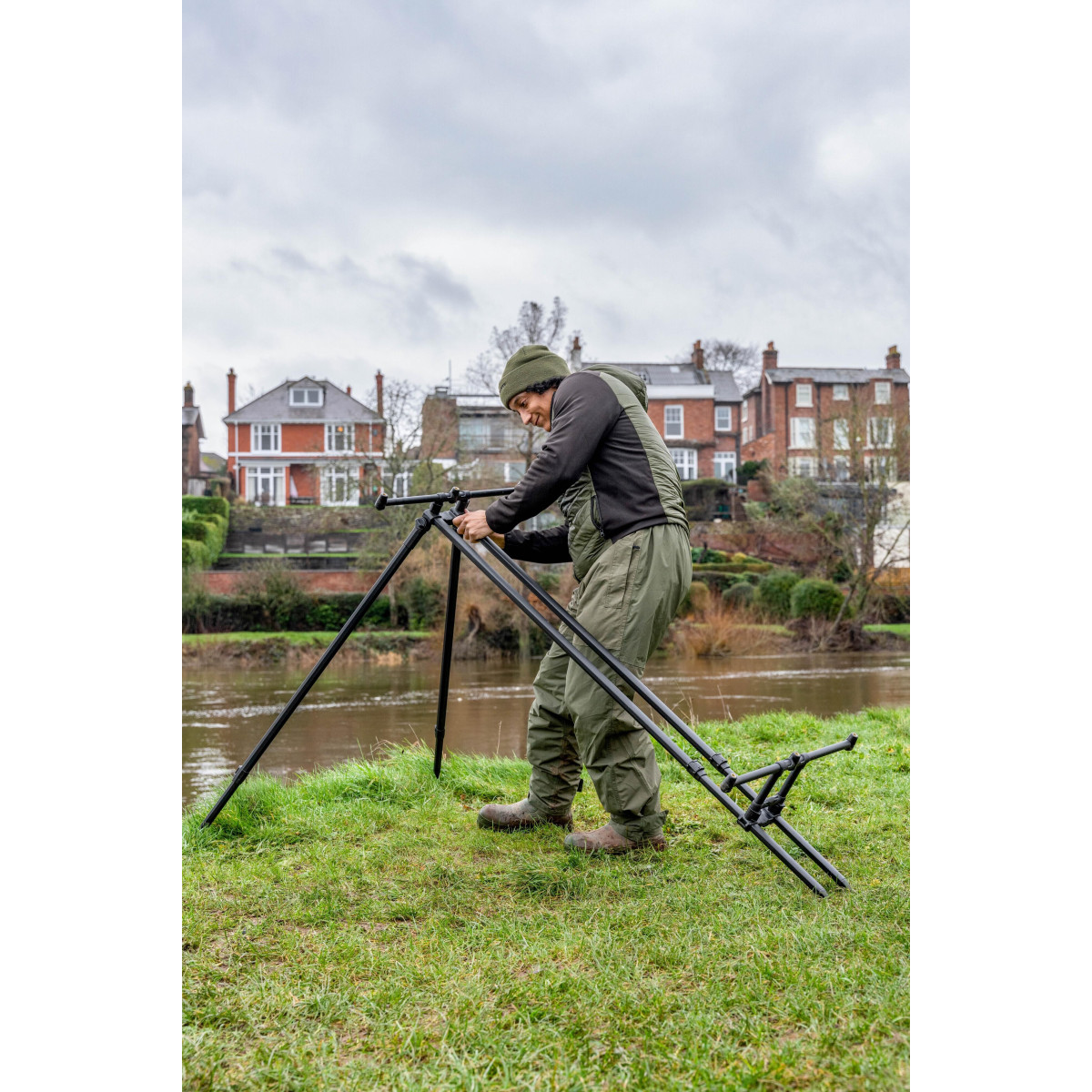 K0360094 Tripod Korum Deluxe River Tripod 3 Rod Wide