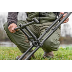 K0360094 Tripod Korum Deluxe River Tripod 3 Rod Wide