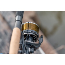 Kołowrotek Preston Monster Feeder