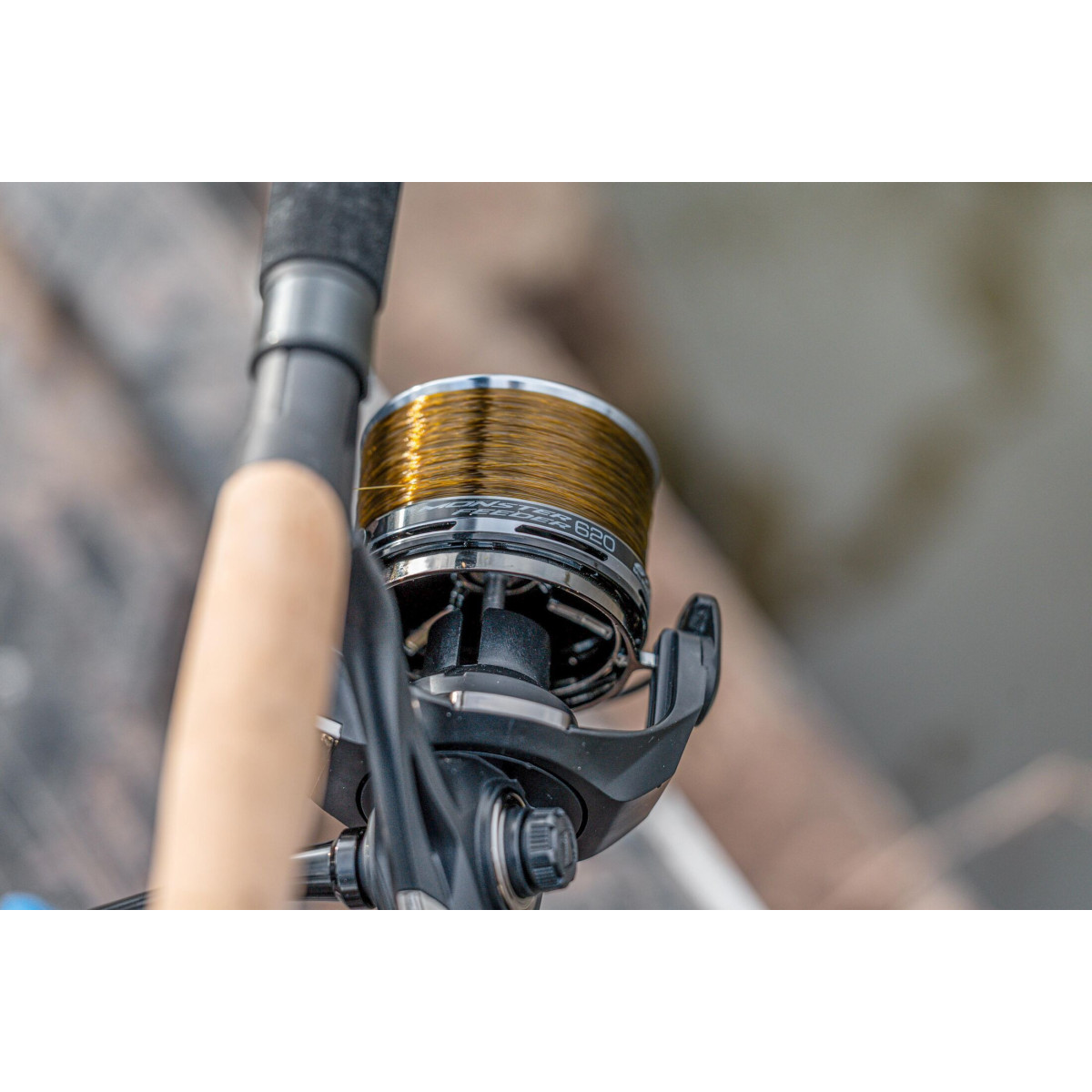 Kołowrotek Preston Monster Feeder