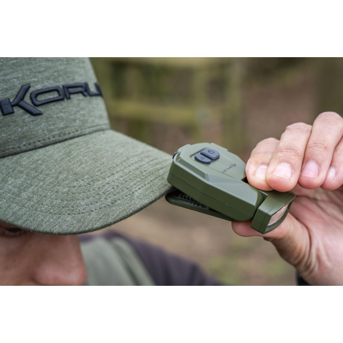 K0310438 Latarka Korum Portable Hat Clip Light