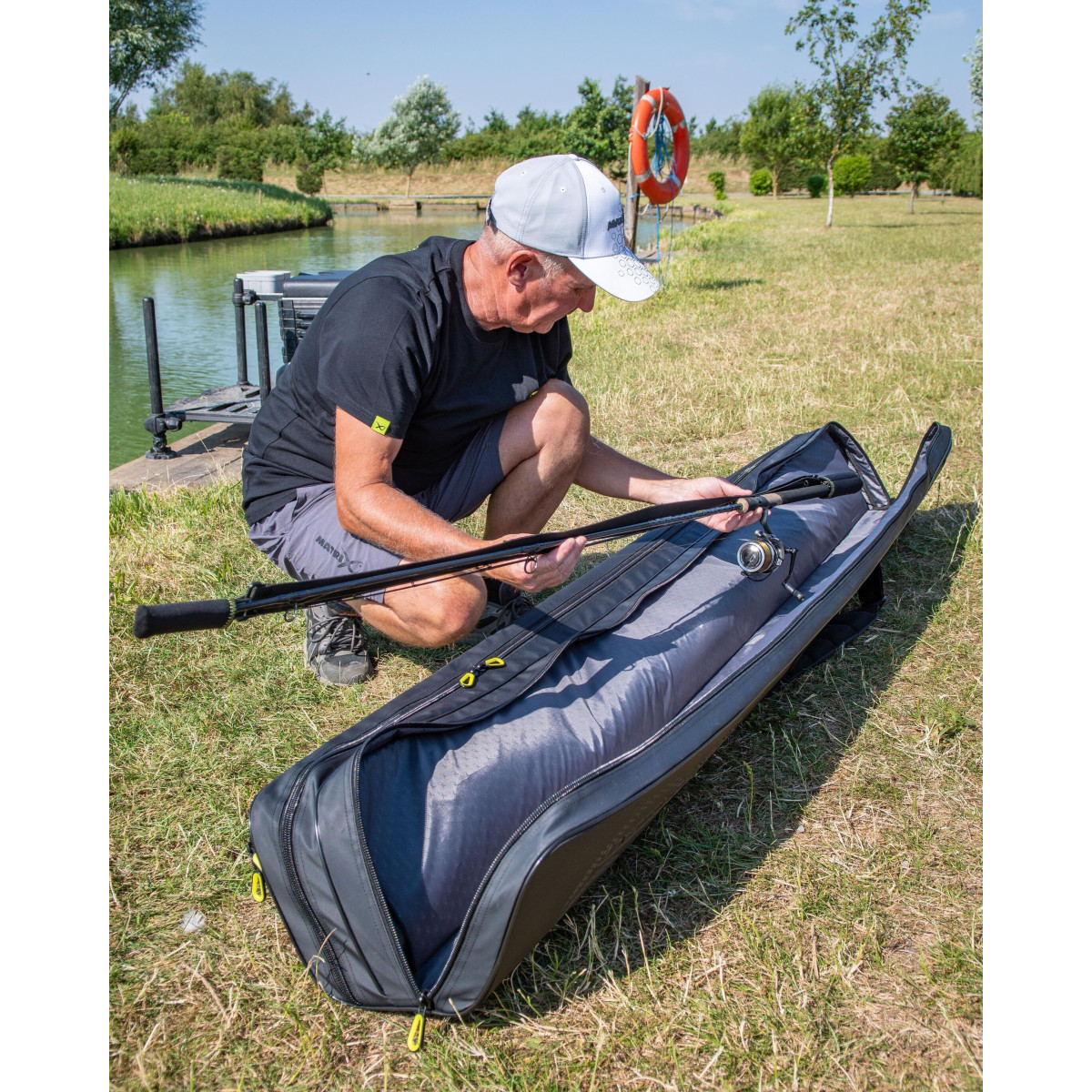 GLU193 Pokrowiec Matrix Horizon Pro Large Rigid Holdall Large / 195cm