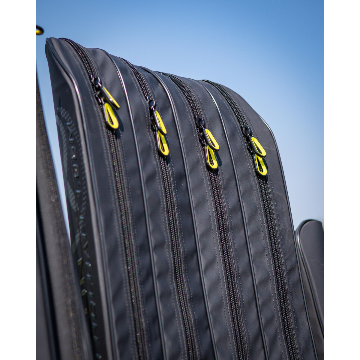 GLU197 Pokrowiec Matrix Horizon Pro 4 Rod Holdall / 195cm