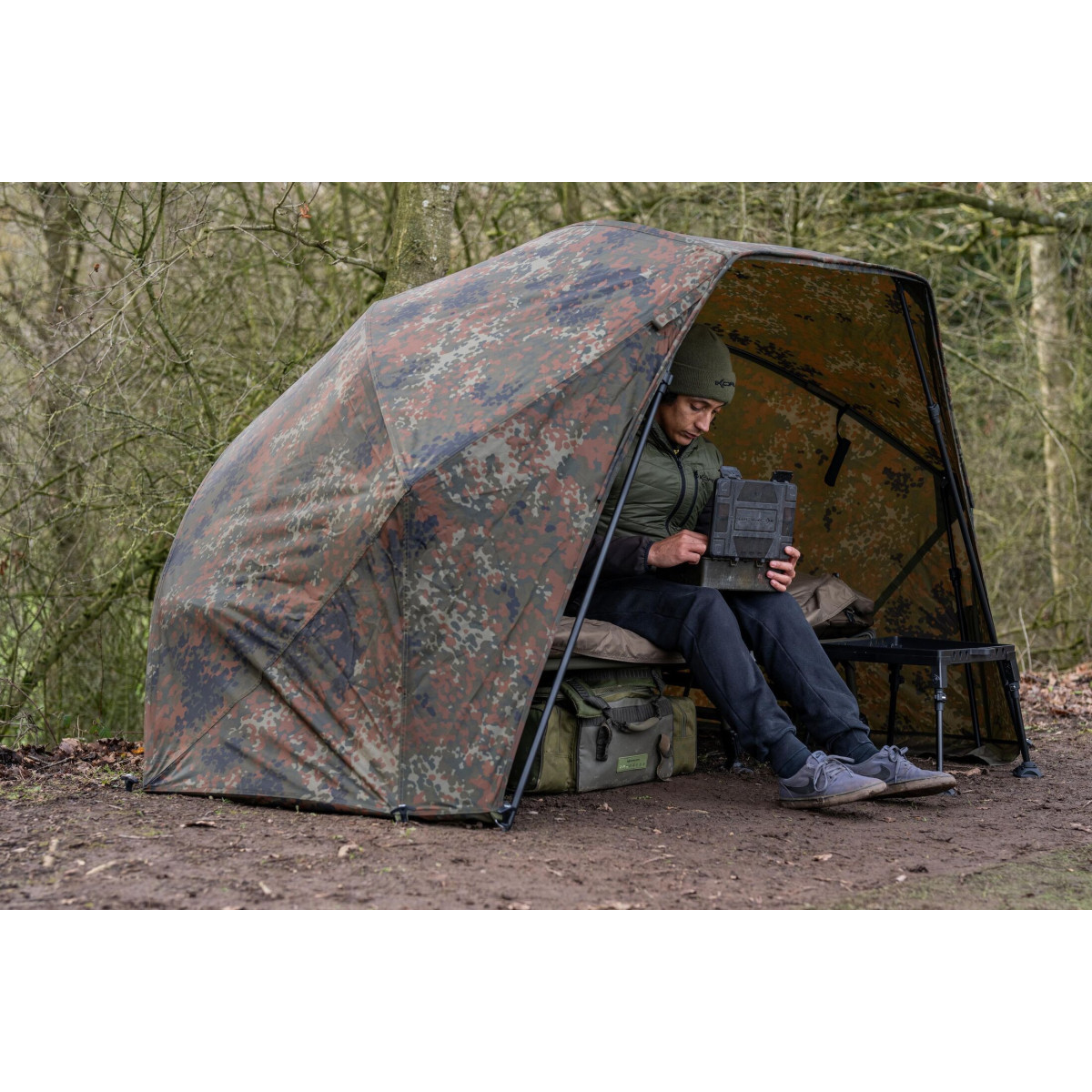 K0370015 Parasol Korum Supa Lite Overnight Brolly Shelter 60"